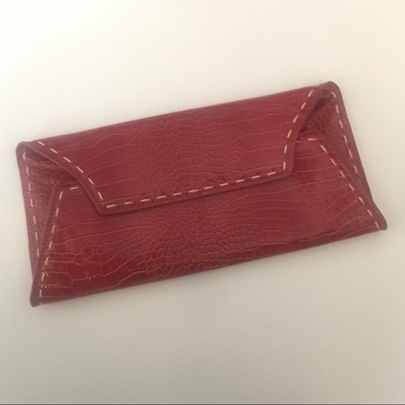 Gaya clutch in fuchsia - Picture 5 of 10